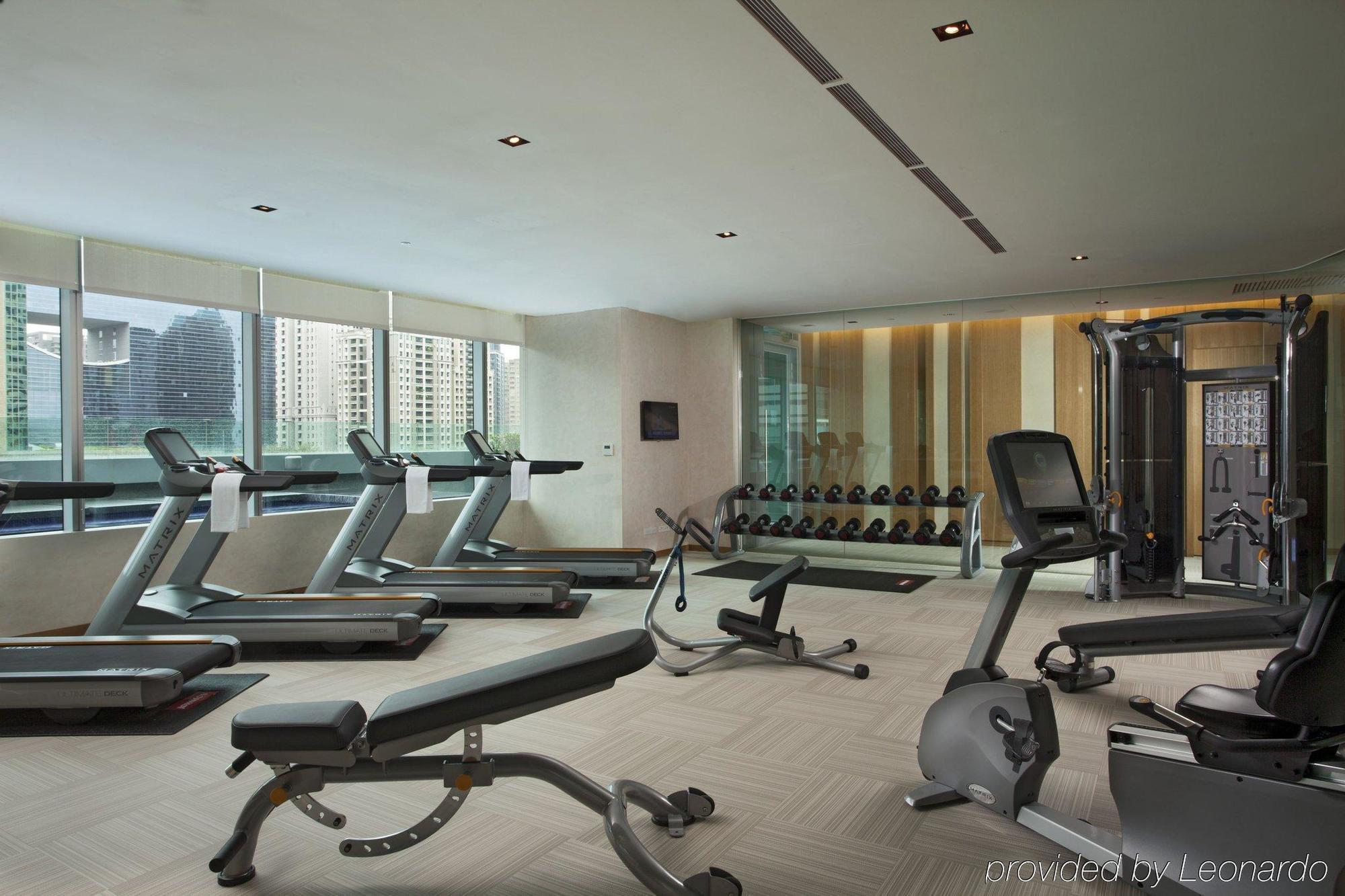 Millennium Hotel Taichung Buitenkant foto The gym at the hotel