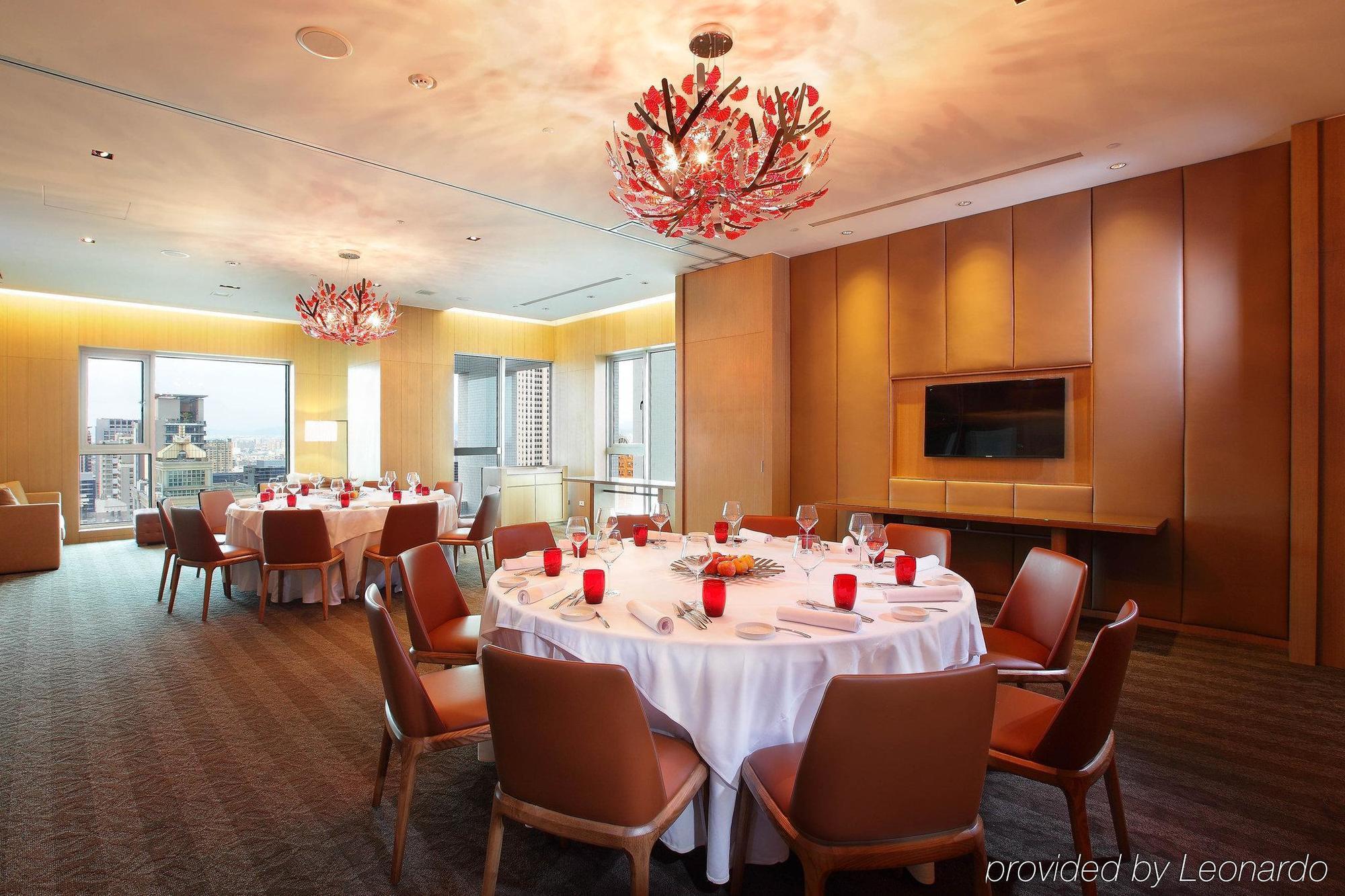 Millennium Hotel Taichung Buitenkant foto The Club at Marina Bay Sands